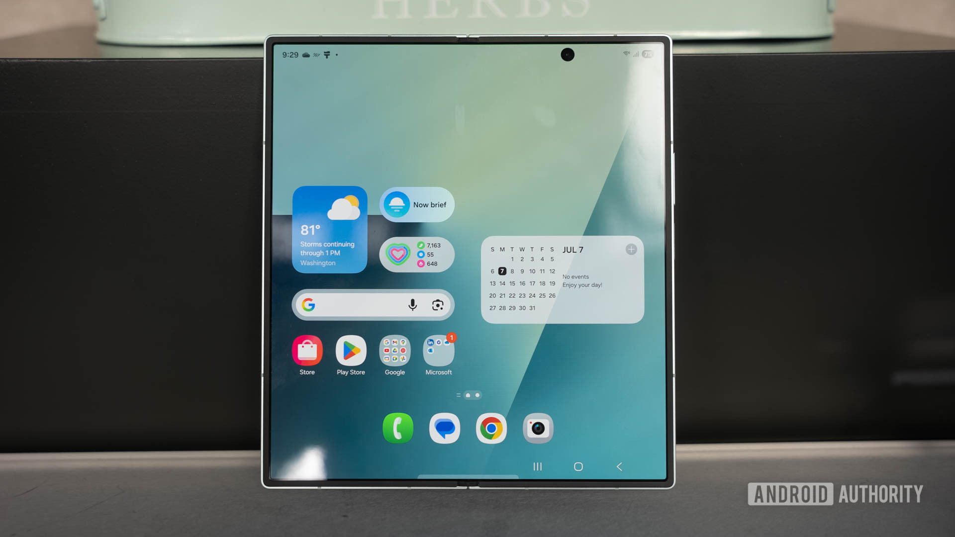 Samsung Galaxy Z Fold 7 inner display showing home screen Samsung Galaxy Z Fold 7 inner display showing home screen