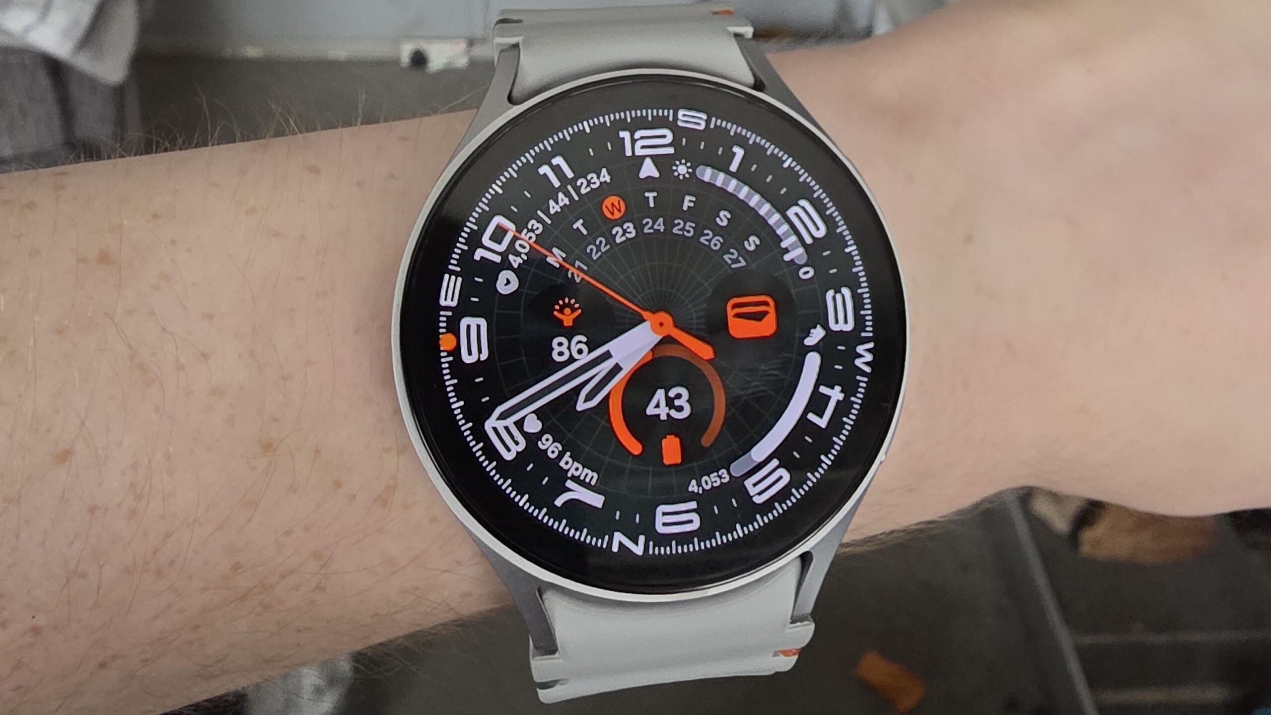 Ultra Analog watch face on the Galaxy Watch 7 1