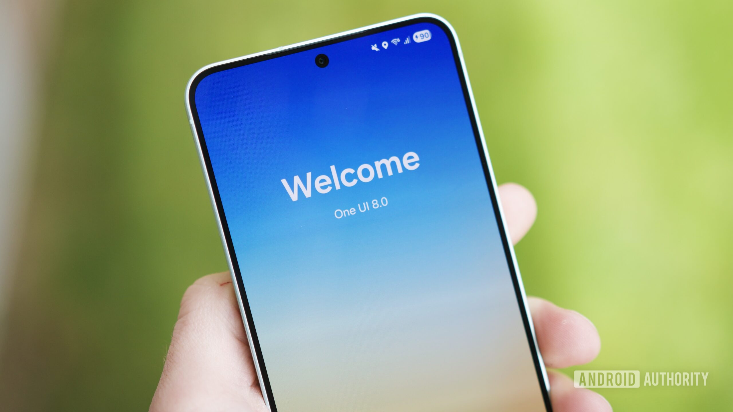 One UI 8 "Welcome" page on a Galaxy S25.
