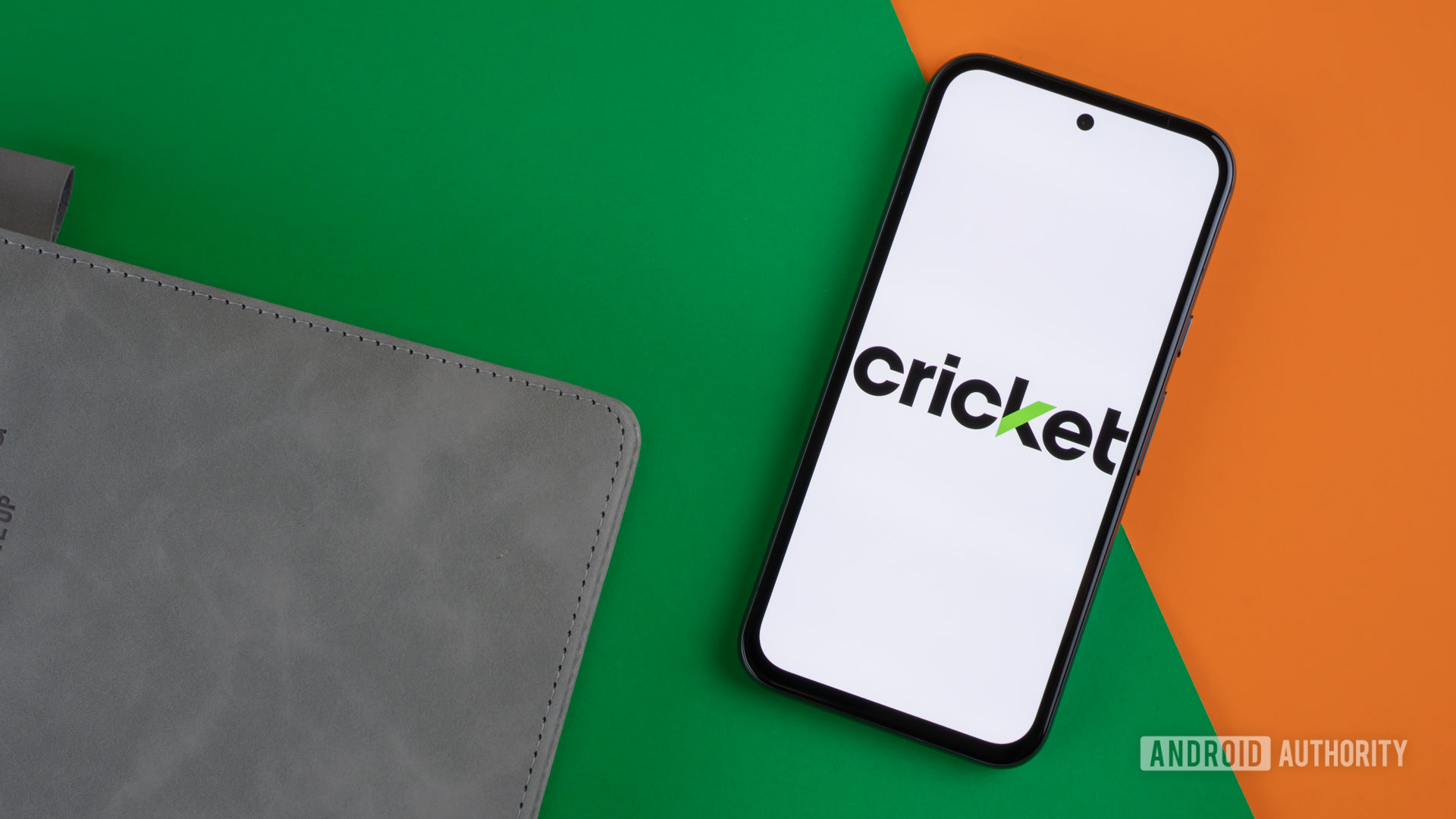 Cricket Wireless logo on smartphone Stock Photo (1) Cricket Wireless logo on smartphone Stock Photo (1)