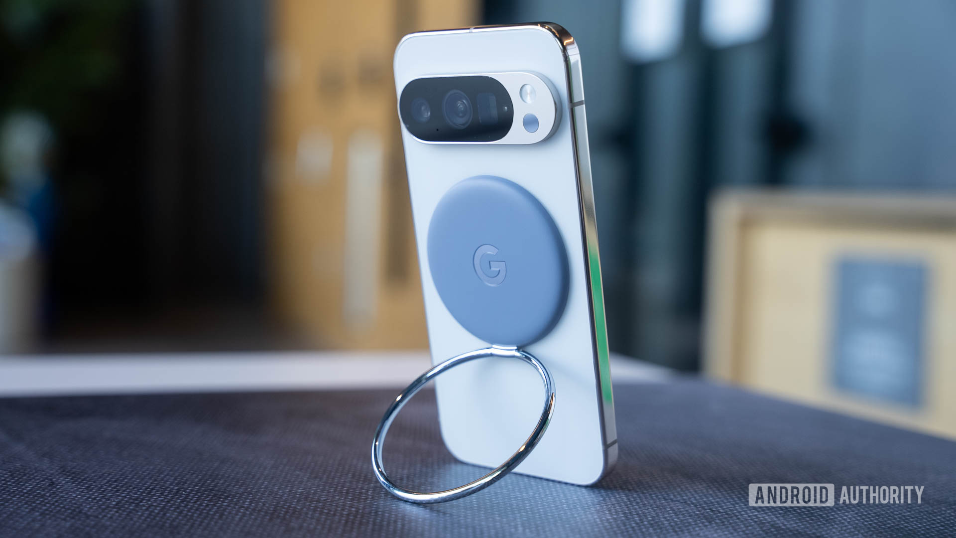 Google Pixelsnap Ring Stand attached to Pixel and standing Pixel upright Google Pixelsnap Ring Stand attached to Pixel and standing Pixel upright
