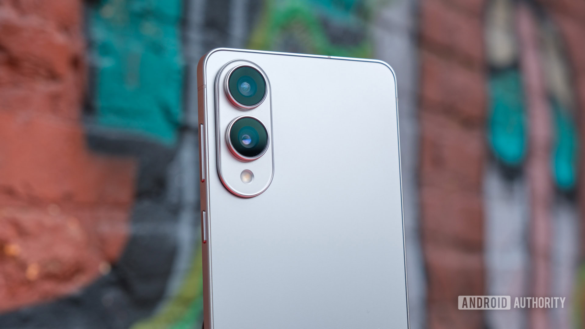 Samsung Galaxy S25 Edge cameras close up Samsung Galaxy S25 Edge cameras close up