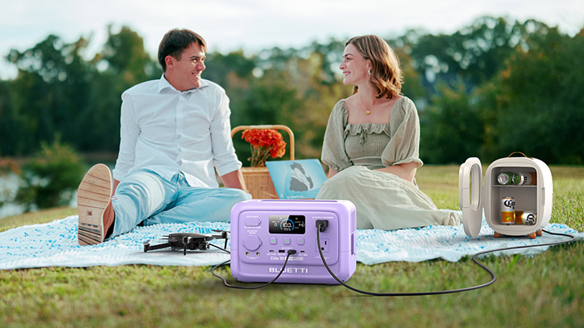 BLUETTI Elite 30 V2 Portable Power Station used in picnic BLUETTI Elite 30 V2 Portable Power Station used in picnic