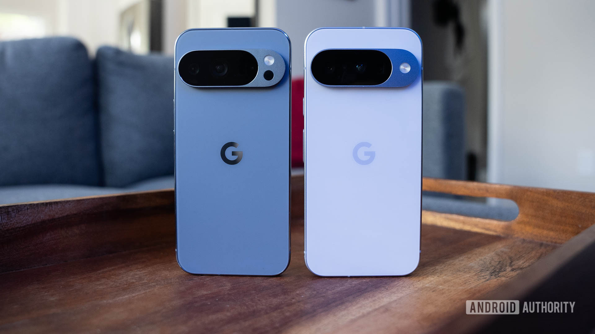 Google Pixel 10 in Frost vs Google Pixel 10 Pro in Moonstone (5 of 5) Google Pixel 10 in Frost vs Google Pixel 10 Pro in Moonstone (5 of 5)