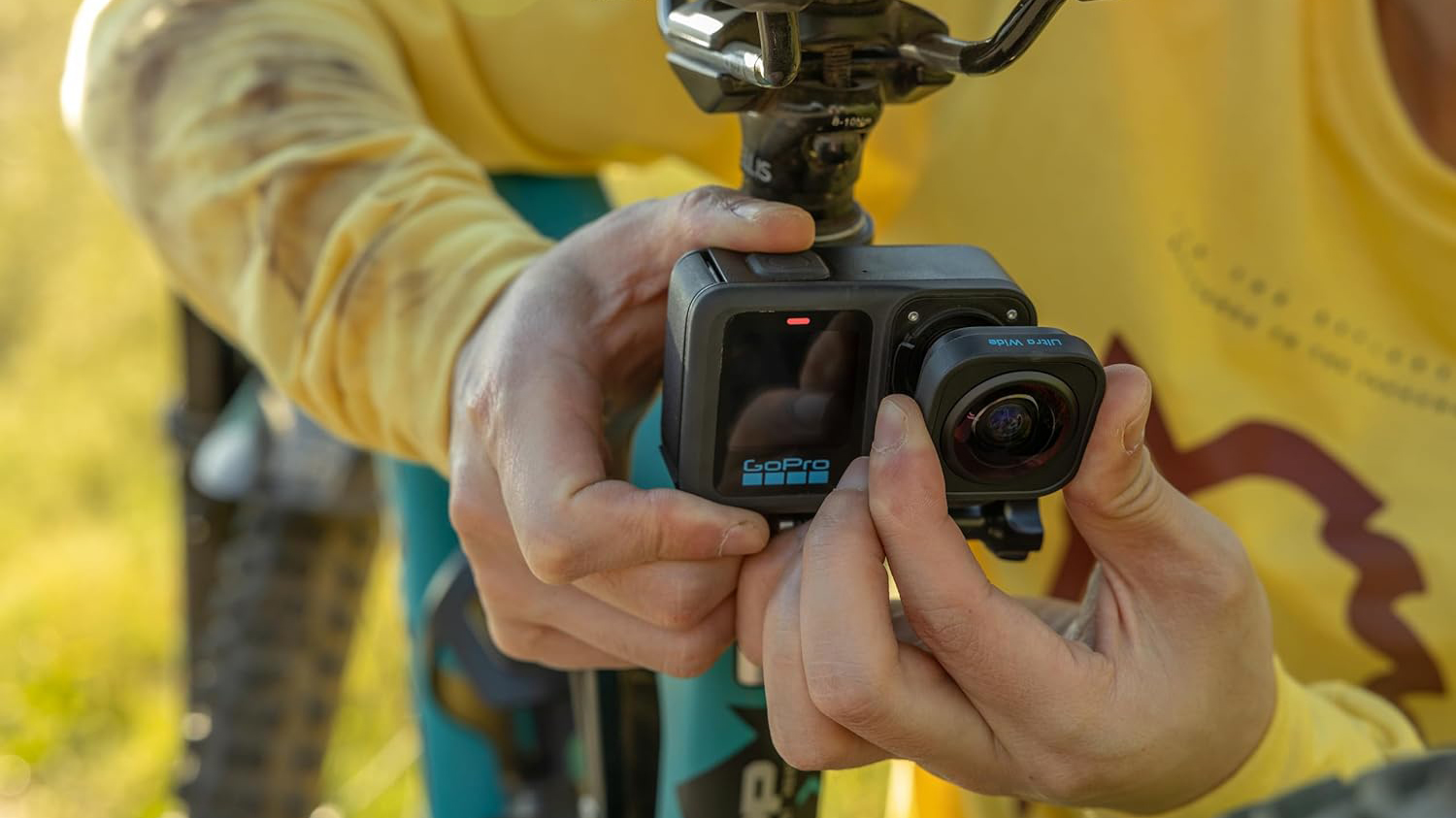 Switching lens on GoPro HERO13 Black Ultra Wide Edition Switching lens on GoPro HERO13 Black Ultra Wide Edition