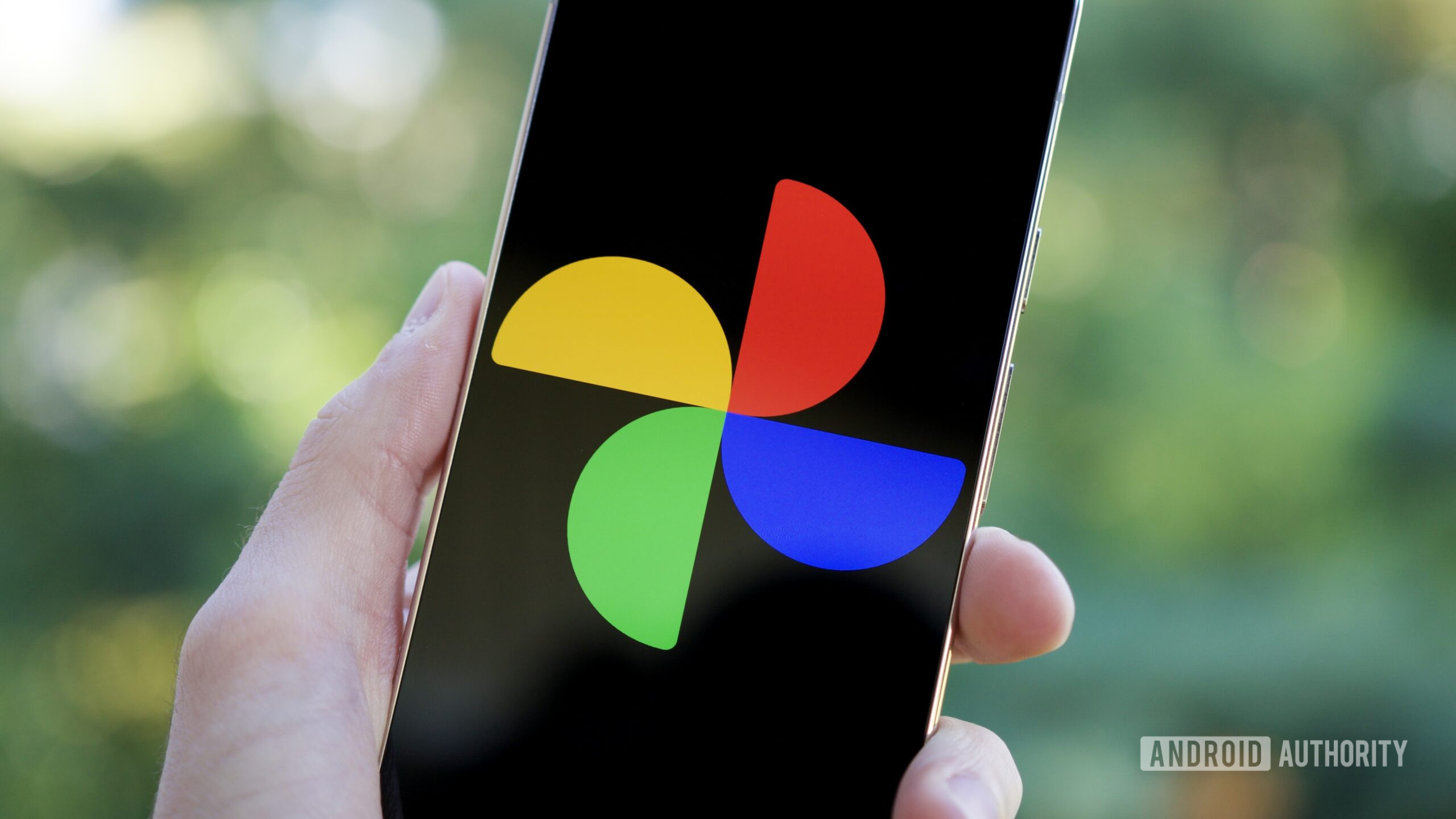 The Google Photos app icon displayed on a Pixel phone.