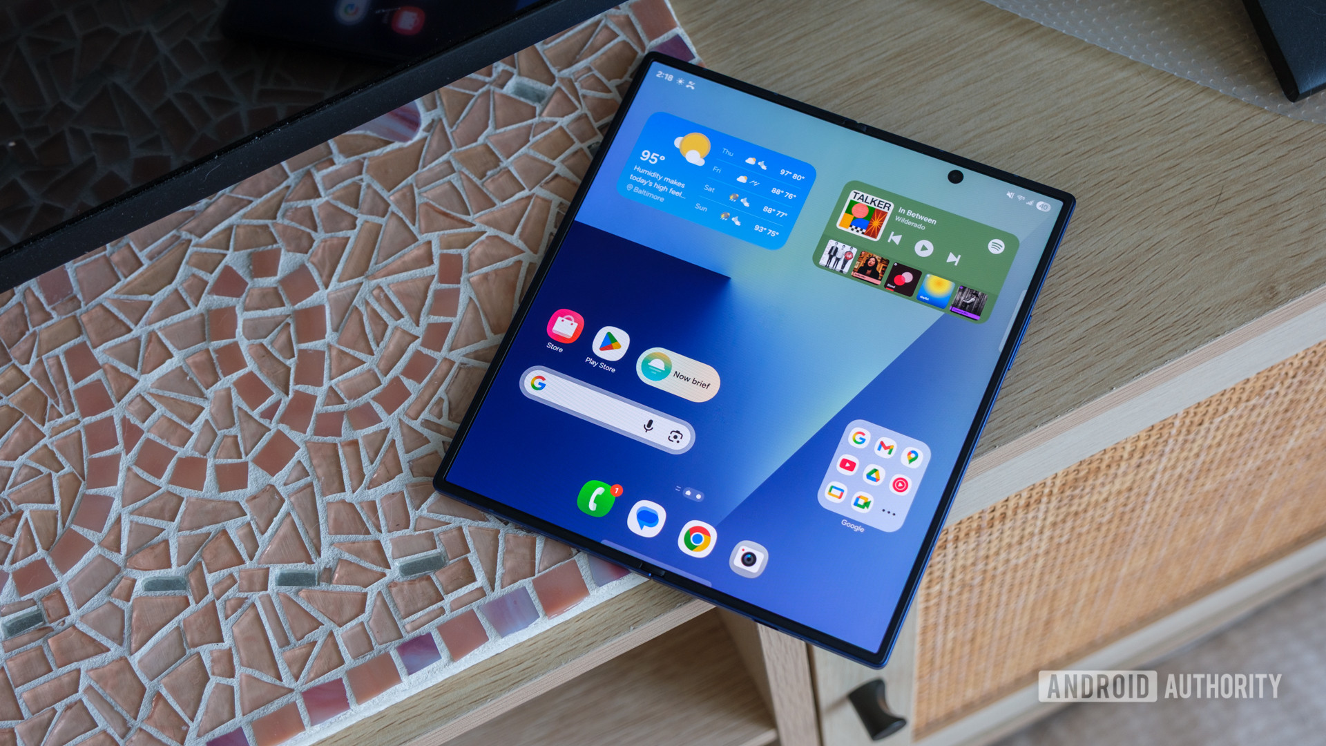 samsung galaxy z fold 7 open lying flat samsung galaxy z fold 7 open lying flat