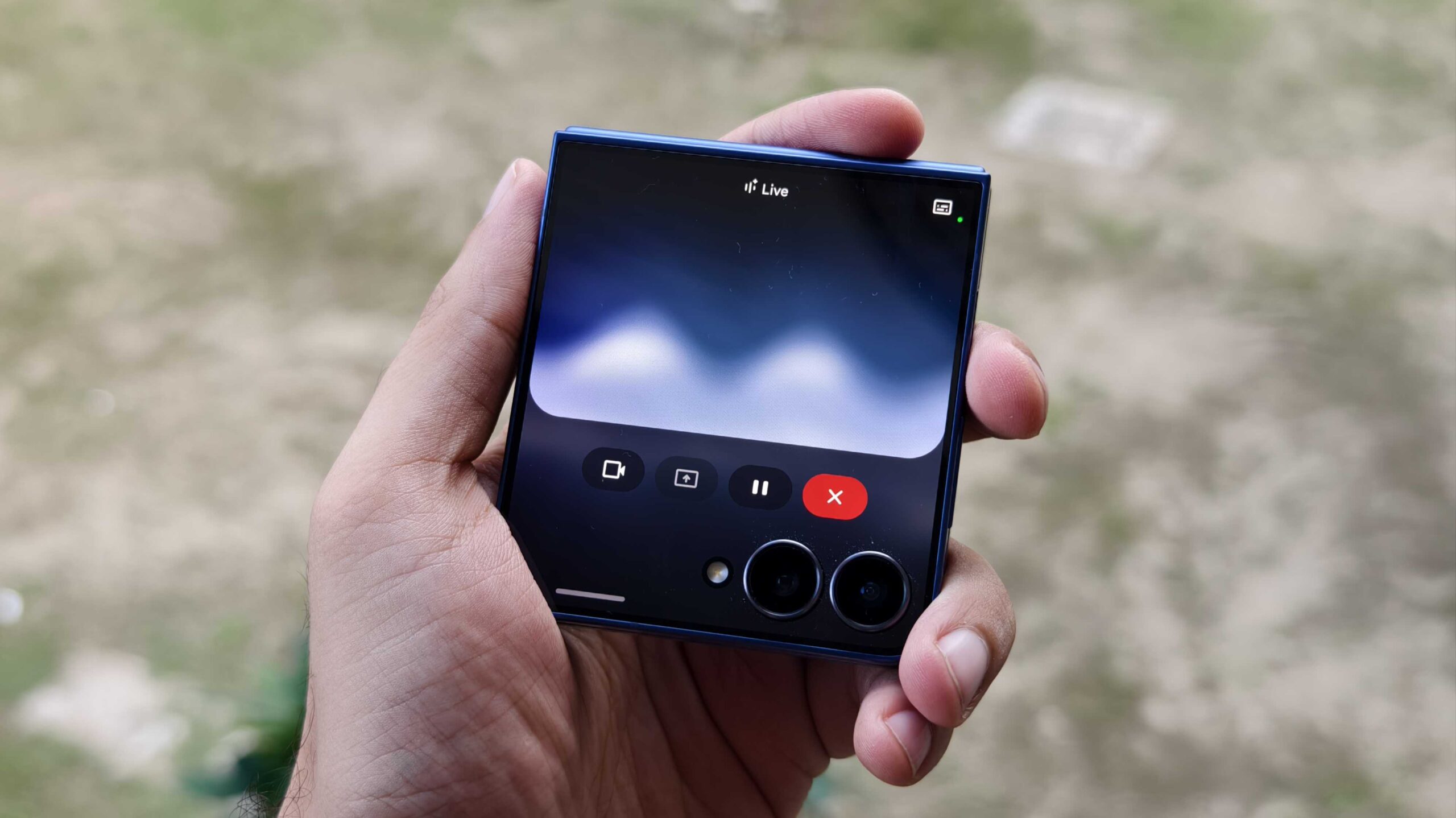 Gemini Live on the Galaxy Z Flip 7