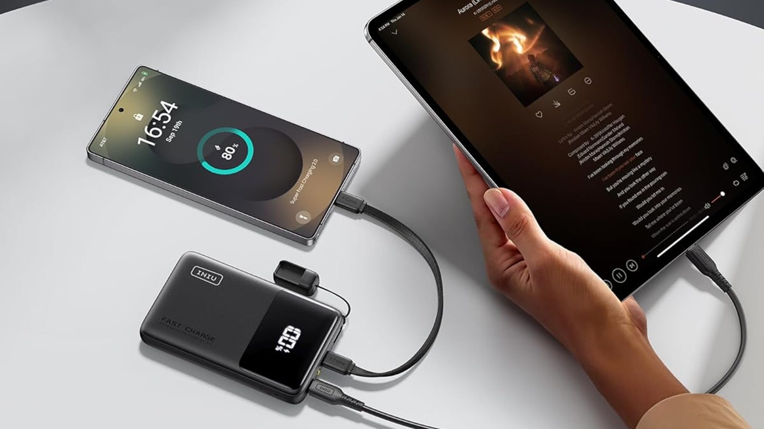 INIU Portable Charger Press Image