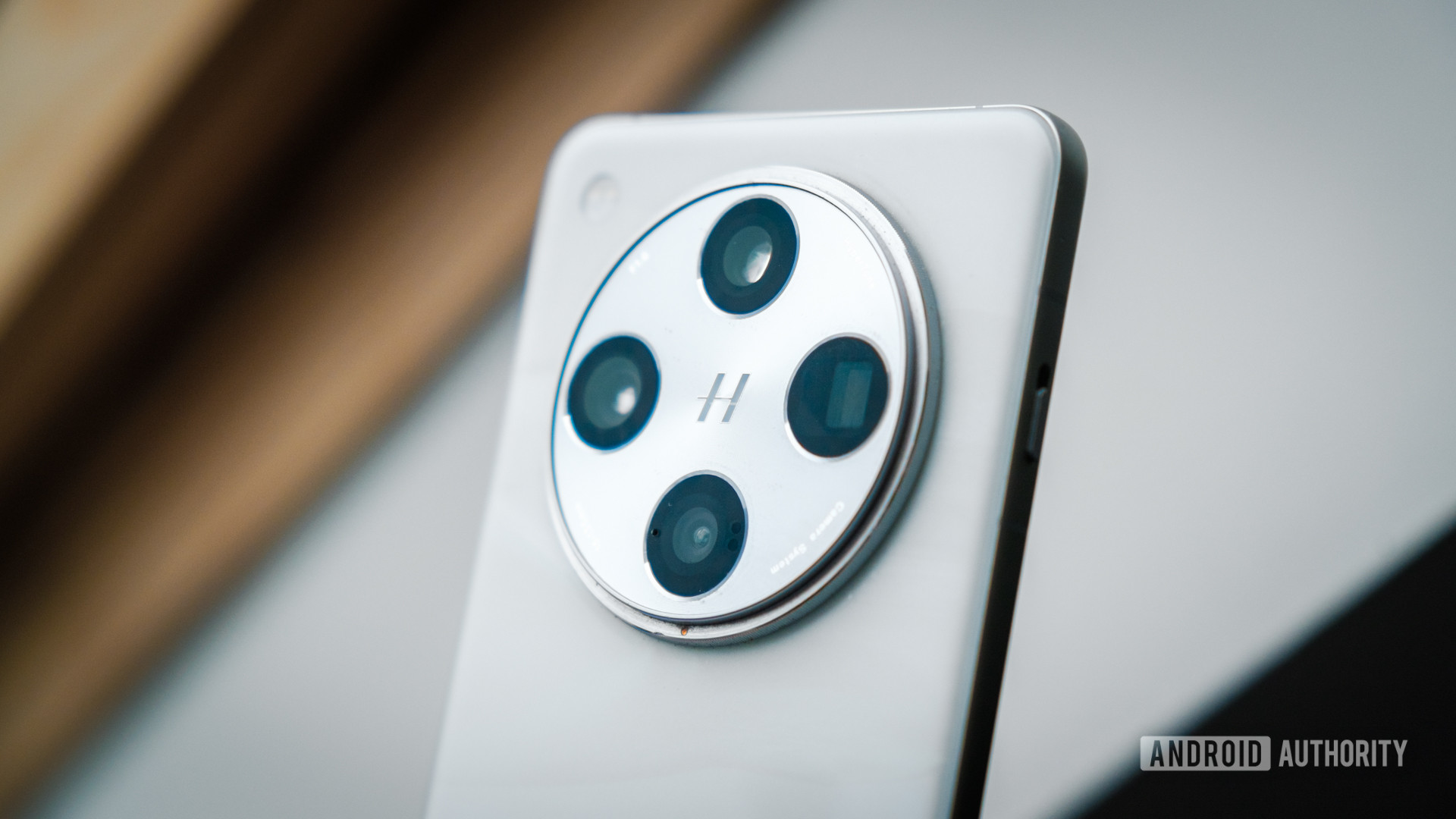 OPPO Find X8 Pro camera housing