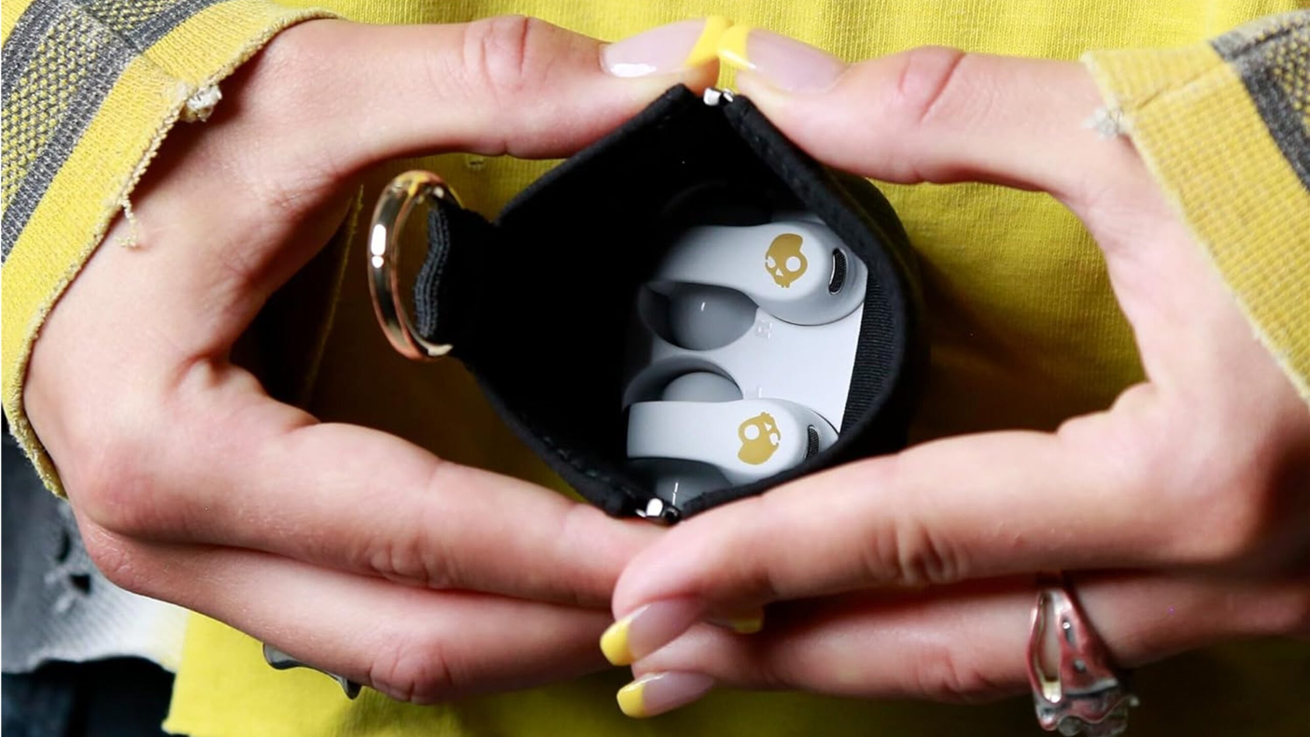 Skullcandy Push 720 Open Press Image 1