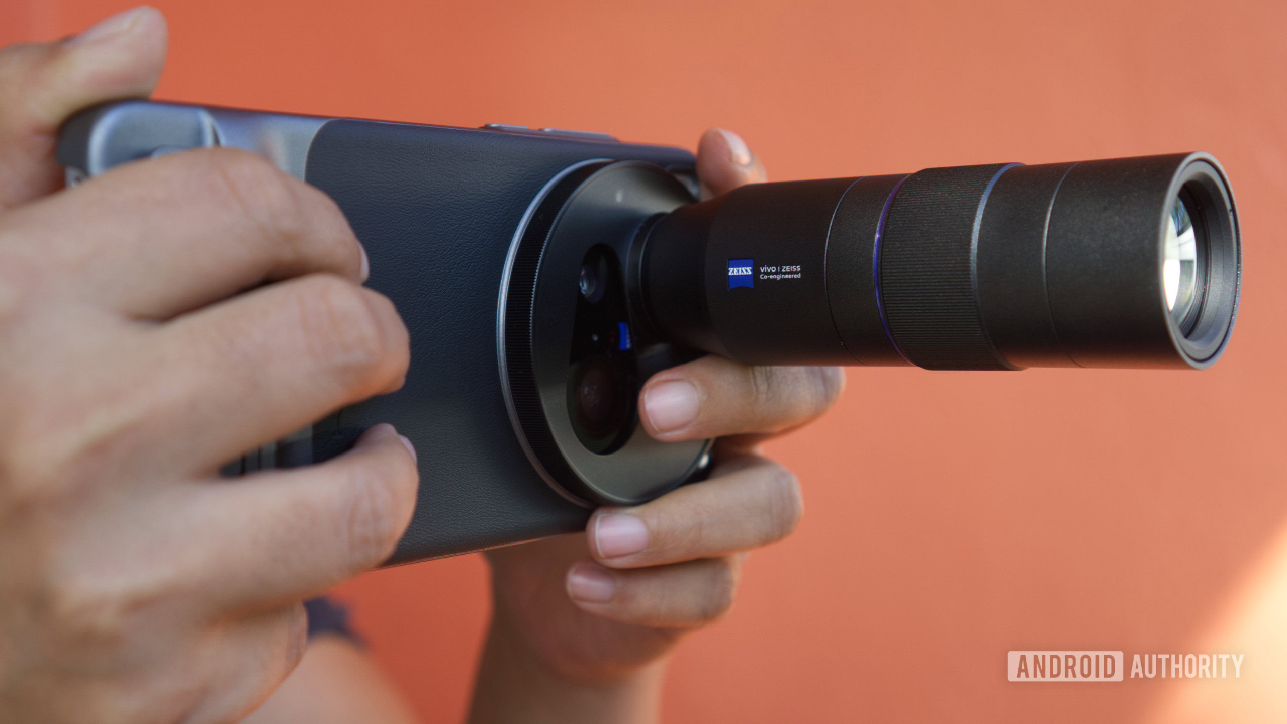 vivo X200 Ultra with external lens shooting