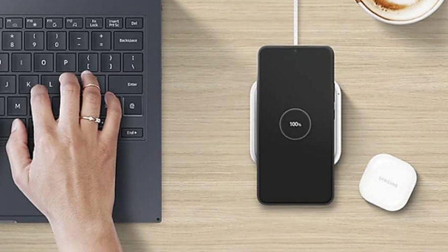 Samsung 15W Wireless Charger used on desk