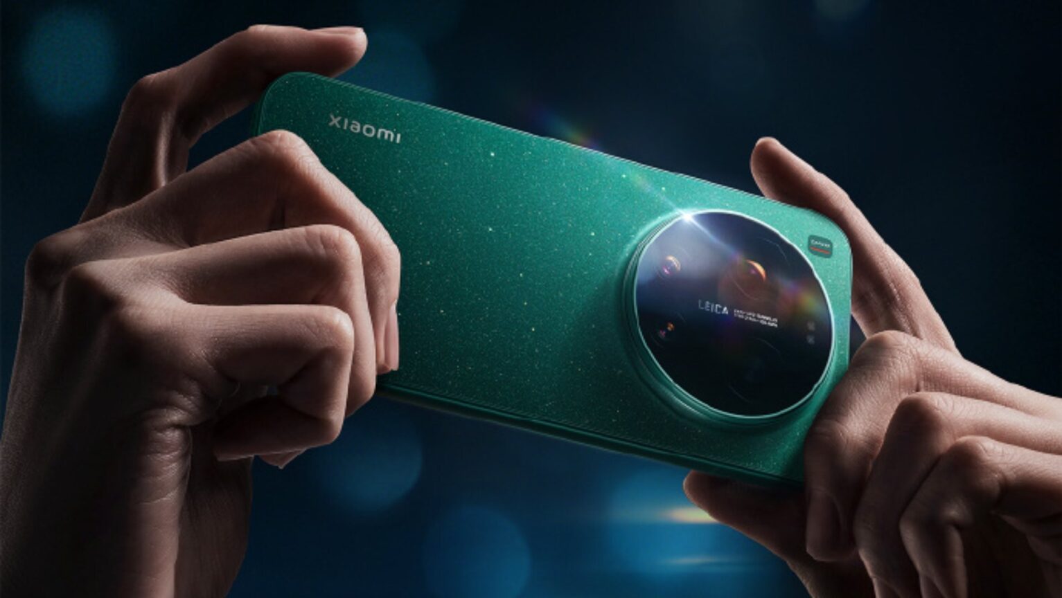 Xiaomi 17 ultra in green held in a man's hand