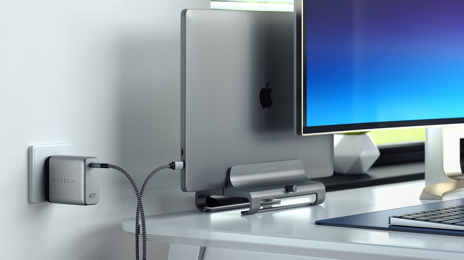 Satechi 100W USB C PD Wall Charger on desk