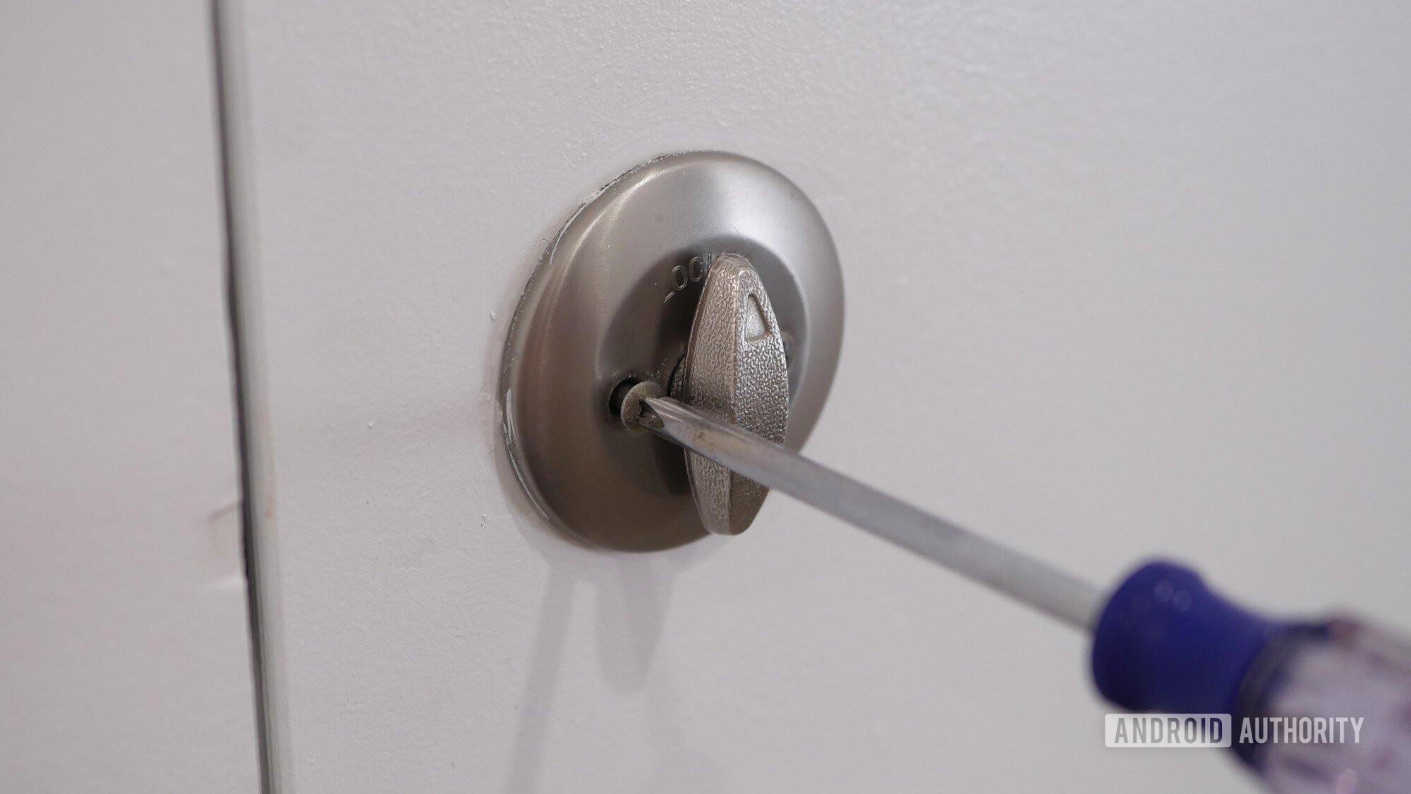 nuki lock us install hardware unscrew