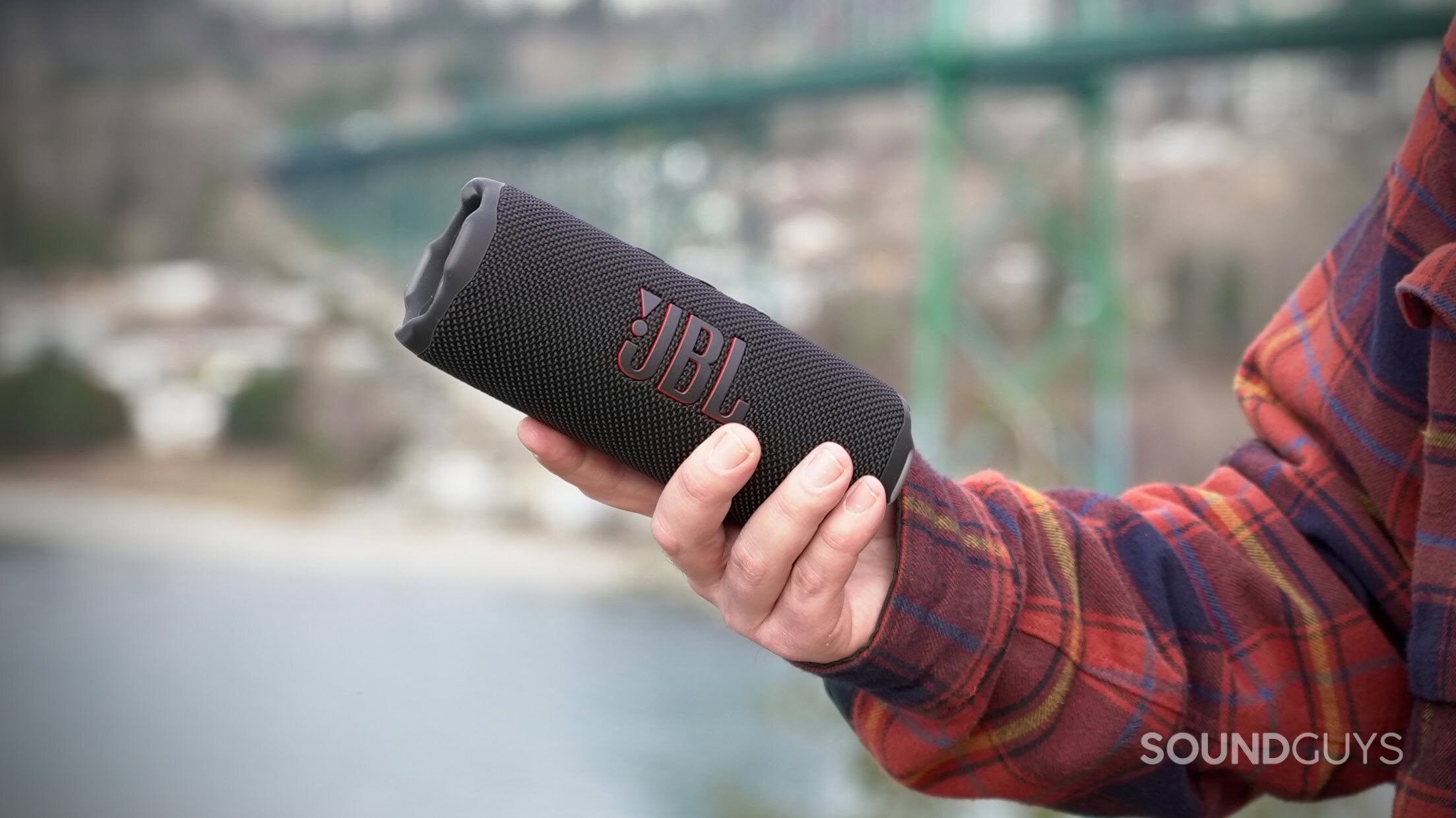 JBL Flip 7 in hand