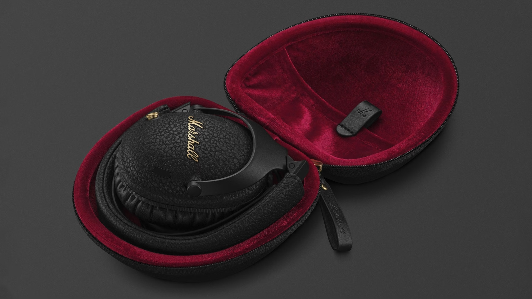 Marshall Monitor III ANC headphones in case